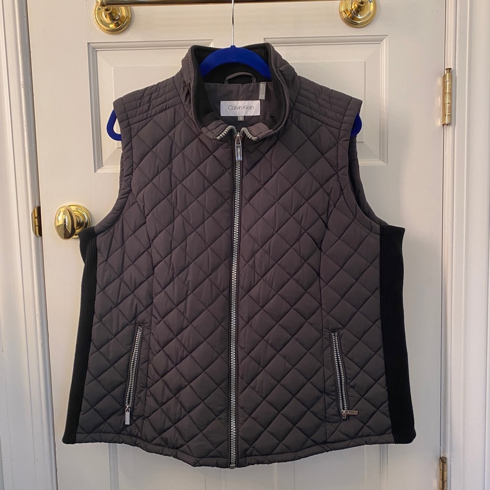 Calvin Klein - Black vest